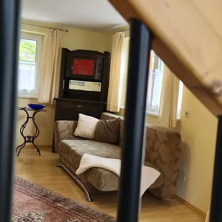 独立二代酒店 公寓 *