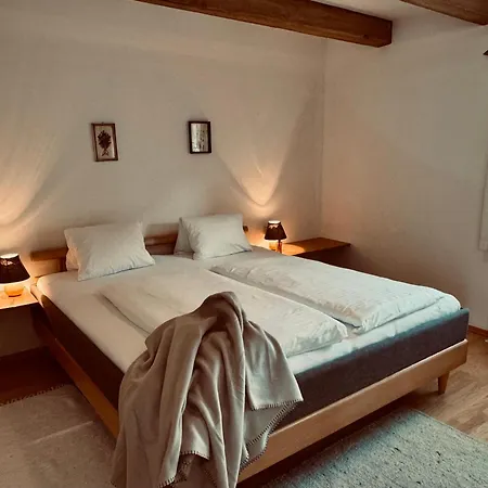 独立二代酒店 * 斯拉德明