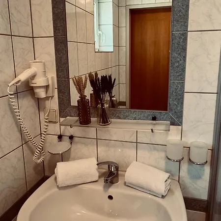 独立二代酒店 斯拉德明